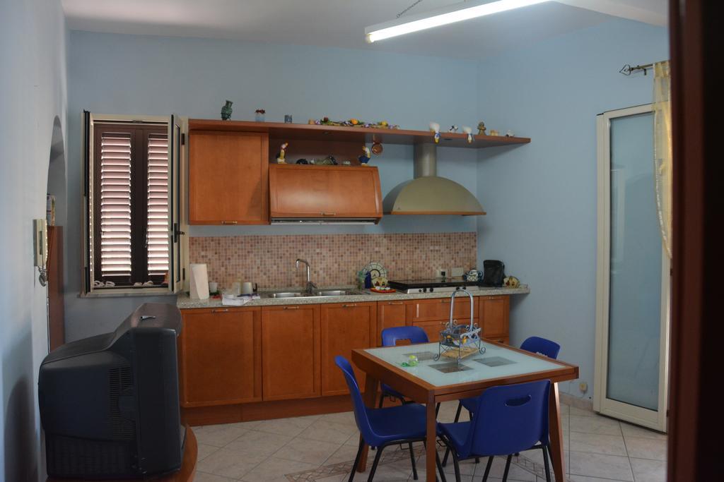 Casa Eleonora Apartment Campofelice Di Roccella Cameră foto
