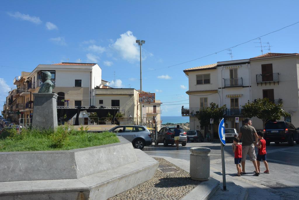 Casa Eleonora Apartment Campofelice Di Roccella Cameră foto