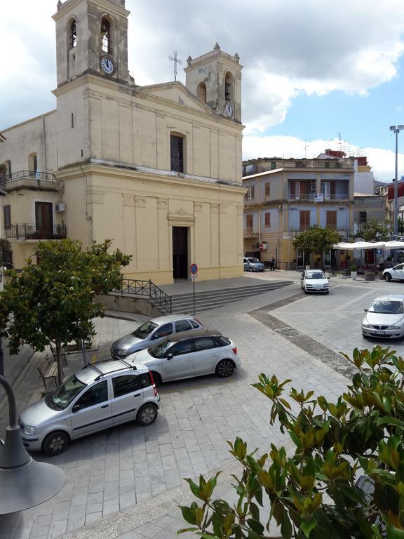 Casa Eleonora Apartment Campofelice Di Roccella Exterior foto