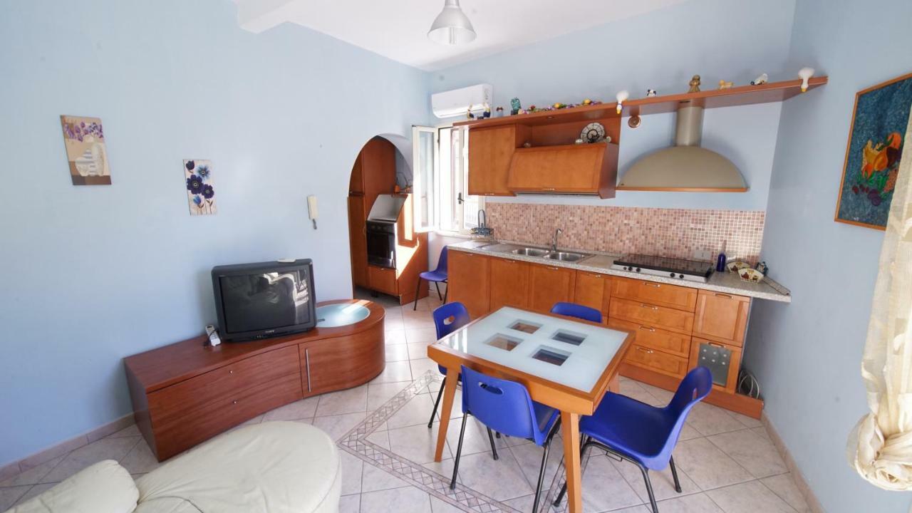 Casa Eleonora Apartment Campofelice Di Roccella Exterior foto